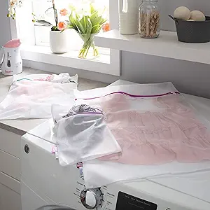 how to use a mesh laundry bag